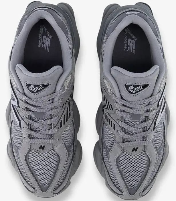 Продаю  кросівки New Balance 9060