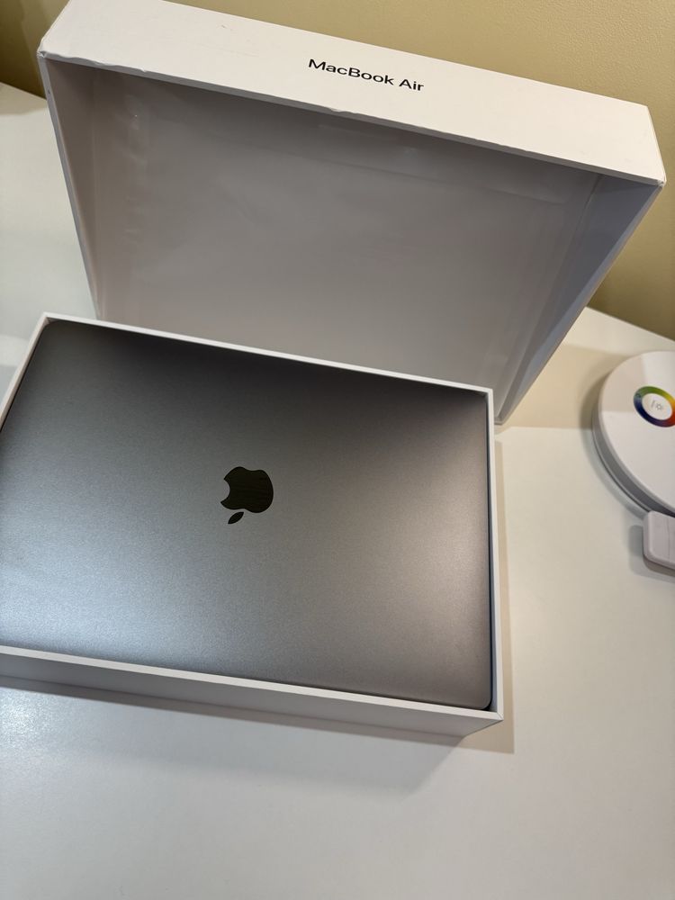 як Новий MacBook Air 13-inch 13.3 Space Gray /1.6 GHz/8GB/256GB/DEU