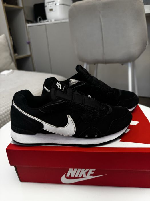 Кросівки Nike дитячі розмір 37,5