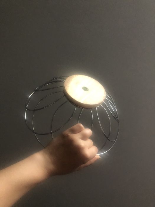 Metalowa miska ozdobna na owoce warzywa PRL z drewnianymi elementami