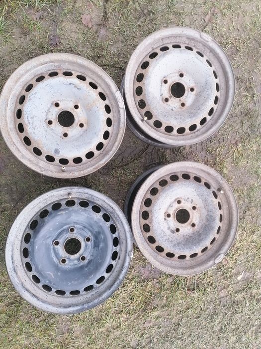 4 szt Felgi stalowe r 15 et37 VW Seat Skoda Audi