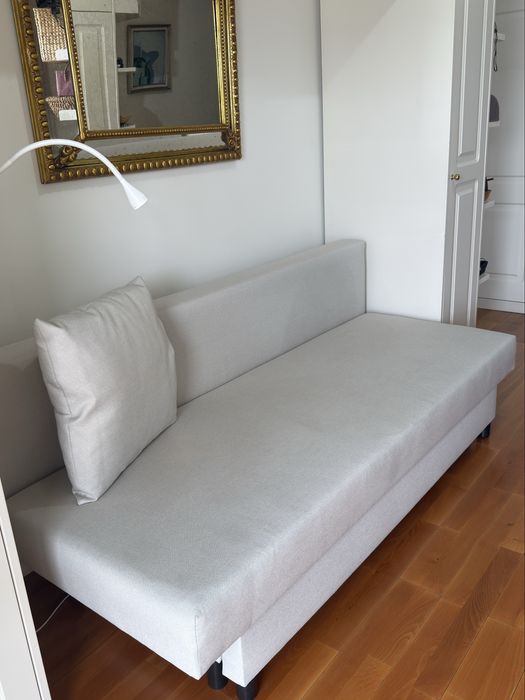Sofa cama com arrumçao como novo