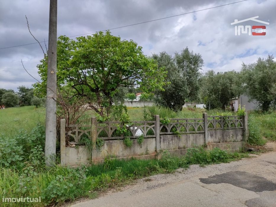 Terreno rústico para construção. Bem localizado, e de boa exposição...