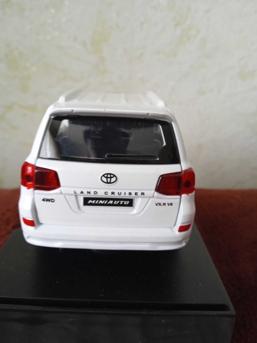 Toyota Land Cruiser WXR V8.Автопром.Масштаб 1.32.Сделано в Китае