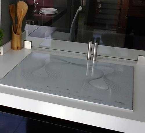 Cozinha de exposição termolaminada