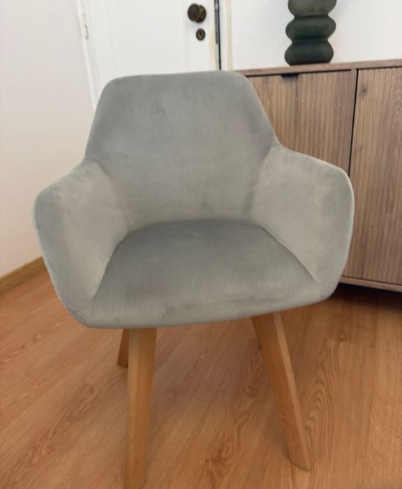 4 cadeiras em estado novo