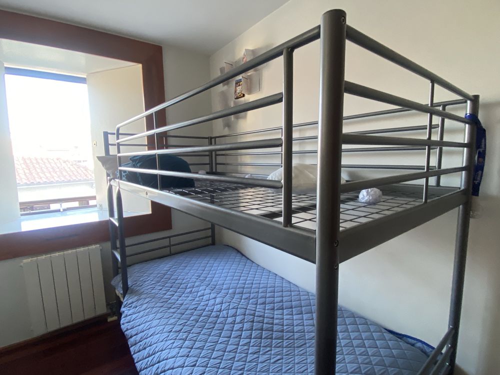 Beliche duas camas_Ikea_Svarta