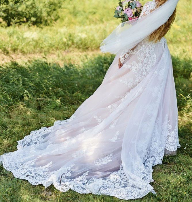 Продам весільну сукню