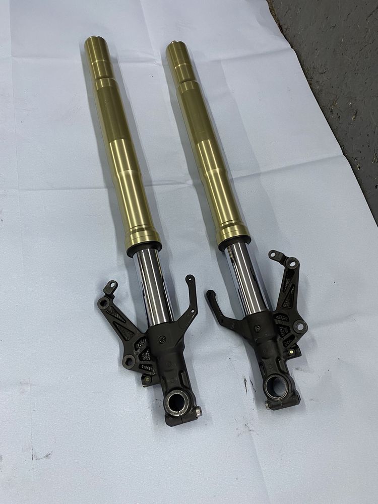 Lagi yamaha r1 rn09 złote