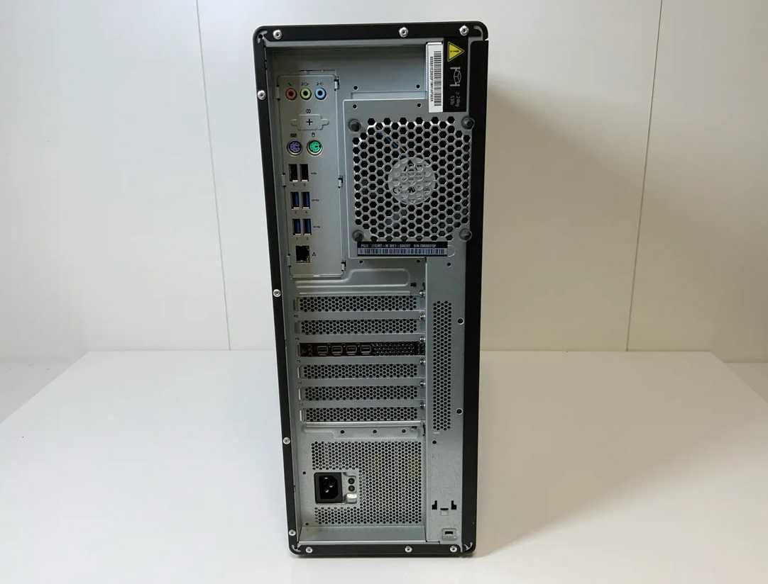 Stacja robocza graficzna AMD 256 RAM 64 rdzenie 3995wx okazja