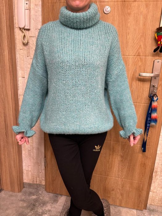 Włoski Sweter golf niebieski Lamiar