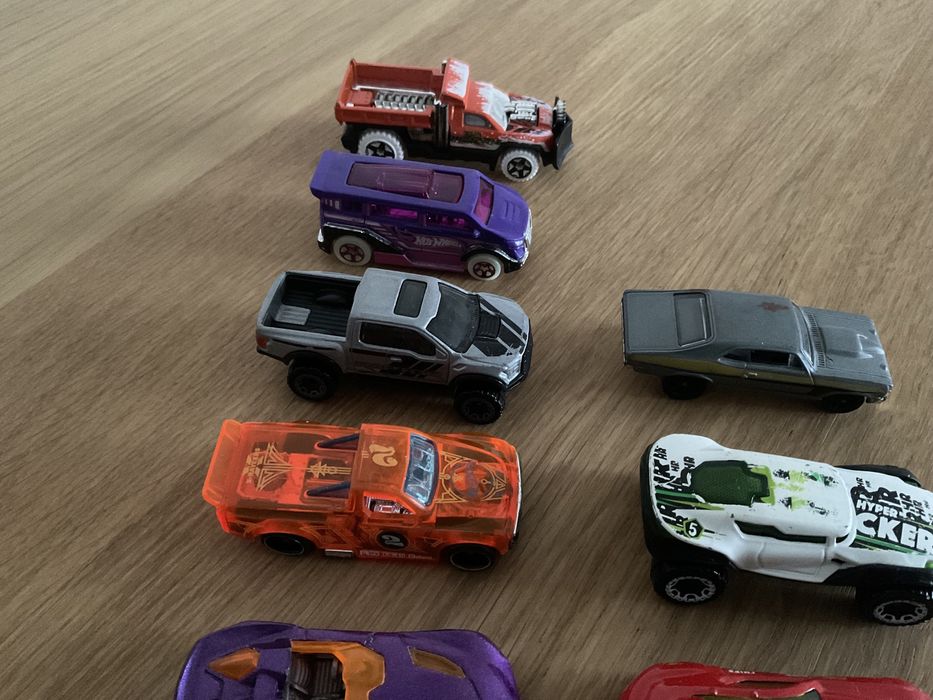 hot wheels машинки модель гелик