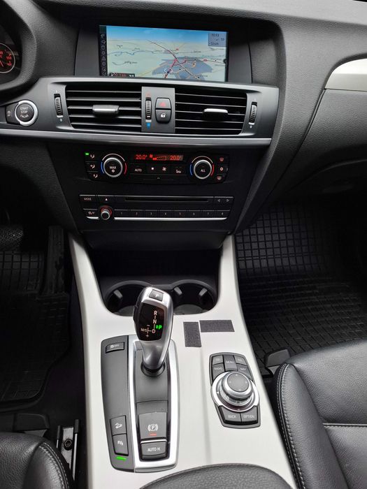 Samochód BMW X3 F25