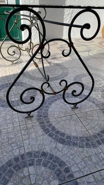 Conjunto Mesa e Cadeiras