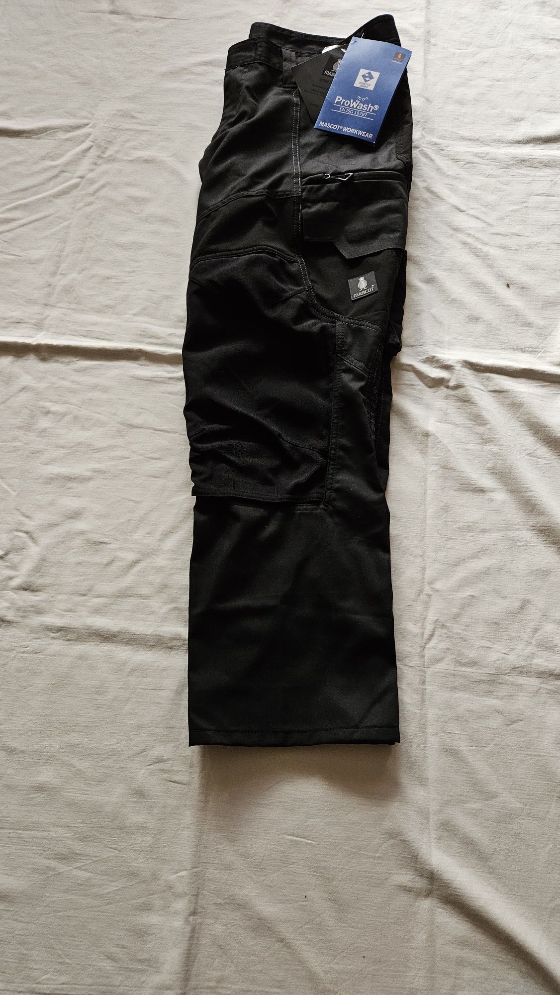 Nowe spodnie Mascot stretch zones - Cordula r. 52