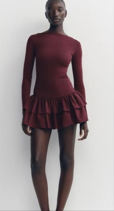 Облягаюча сукня з коміром ZARA