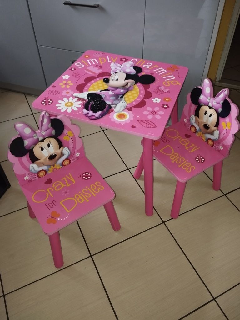 Zestaw stół krzesła stolik krzesełka dla dziewczynki myszka Minnie