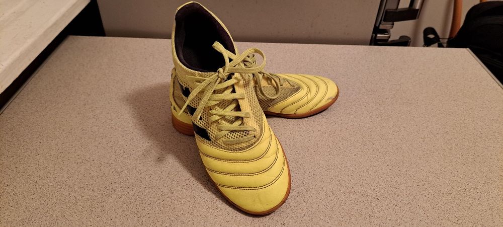 Buty sportowe chłopięce halówki Adidas Copa r. 38,5