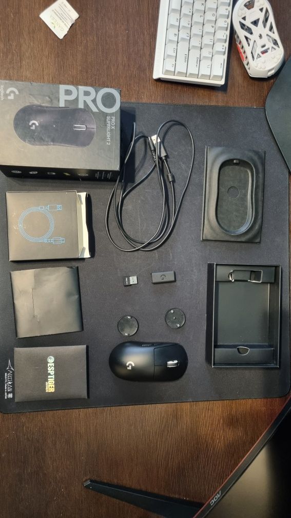 Logitech Superlight 2 z Tiger Ice V2