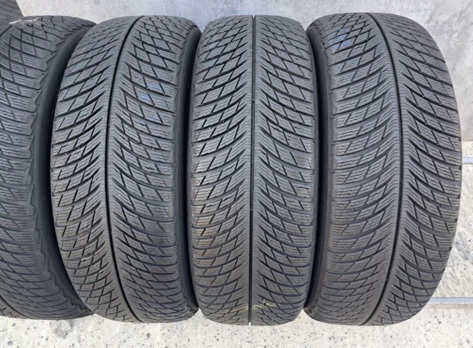 Зимні шини. R17 235/65 Michelin Pilot Alpin 5 suv