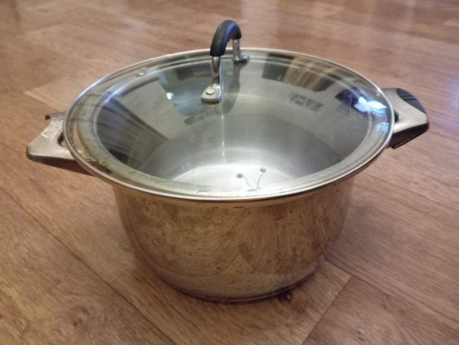 Кастрюля из нержавейки на 8 литров. Berghoff.