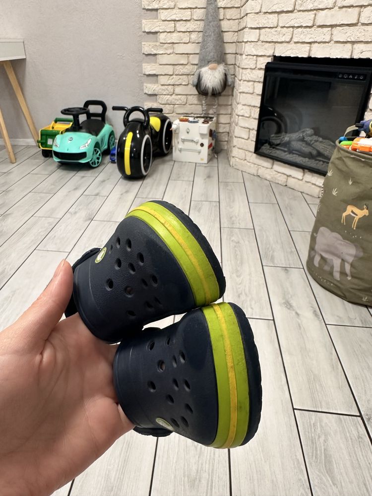 Дитячі  босоніжки сандалі crocs c7