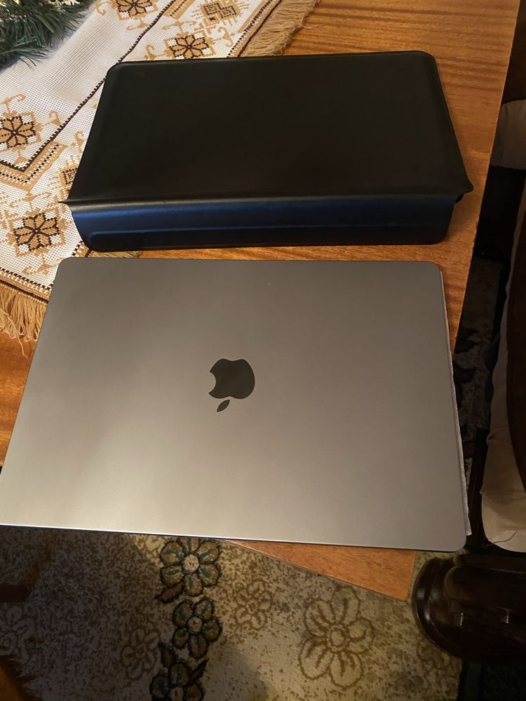 Apple MacBook Air 15“  M2 8/256 GB 2023