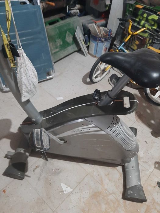 Bicicleta fixa de ginastica