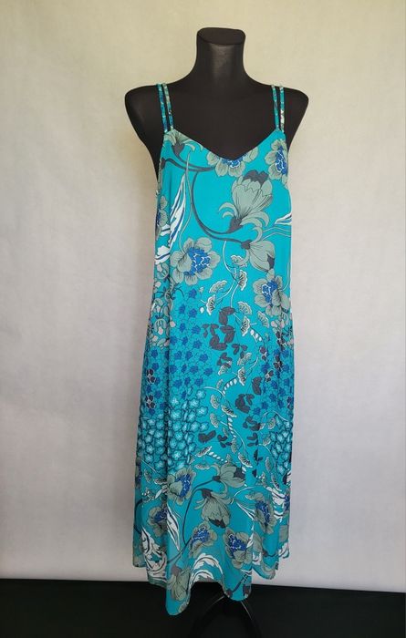 Niebieska długa sukienka na ramiączkach M 38