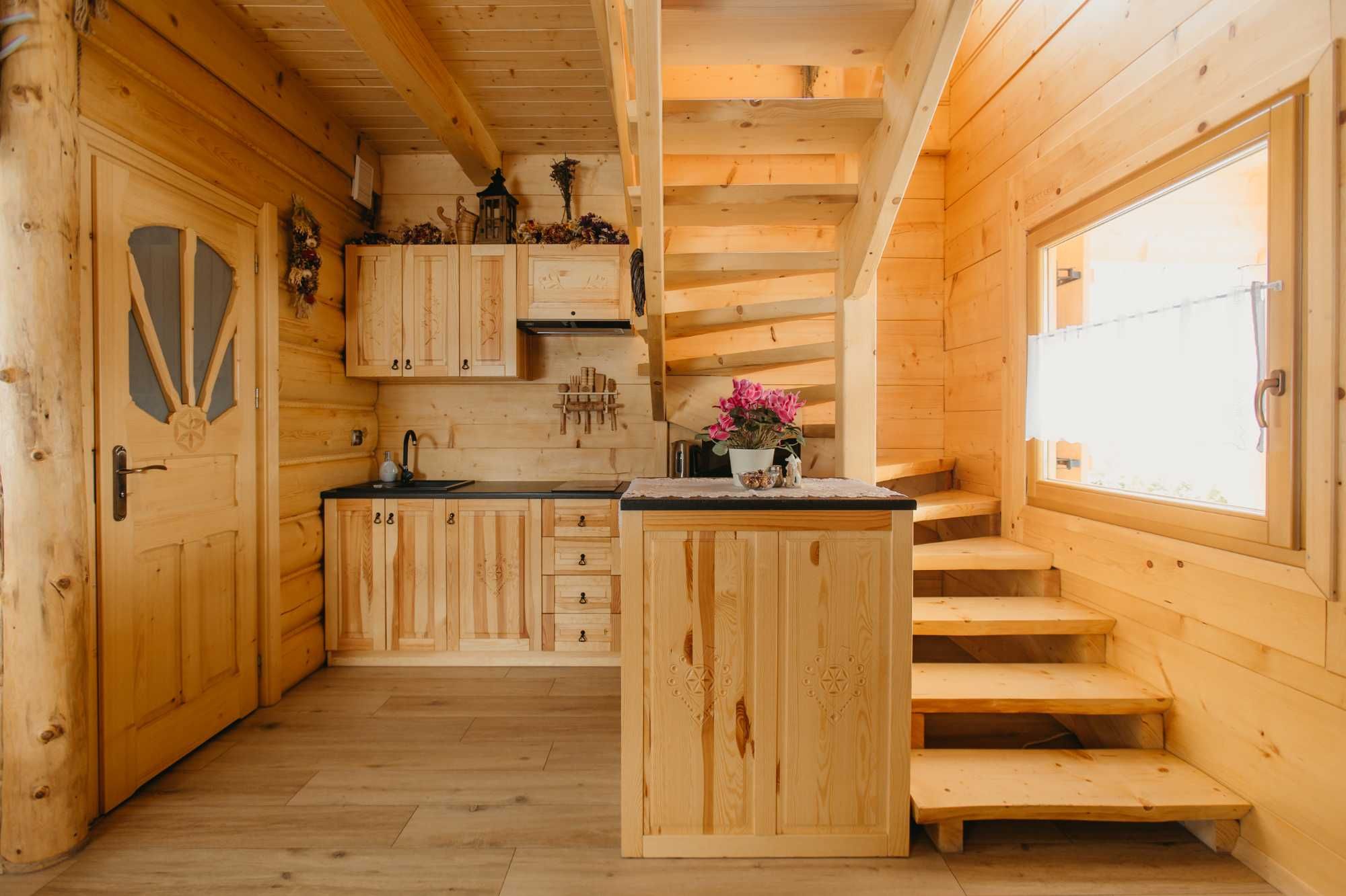 Domek drewniany w górach wakacje ,ferie, noclegi  wczasy bilard sauna