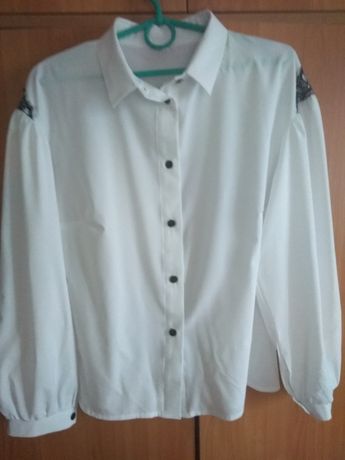 Продам білу блузку 46/48 розміру