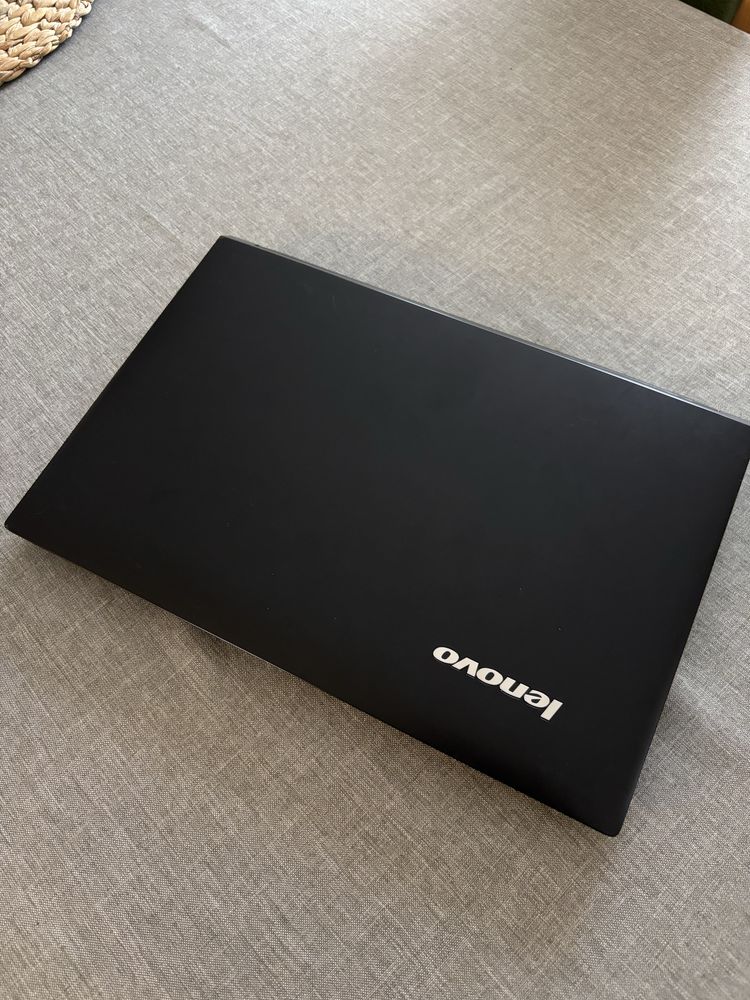 Laptop Lenovo w dobrym stanie