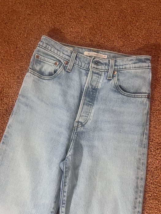 Прямі блакитні джинси levis