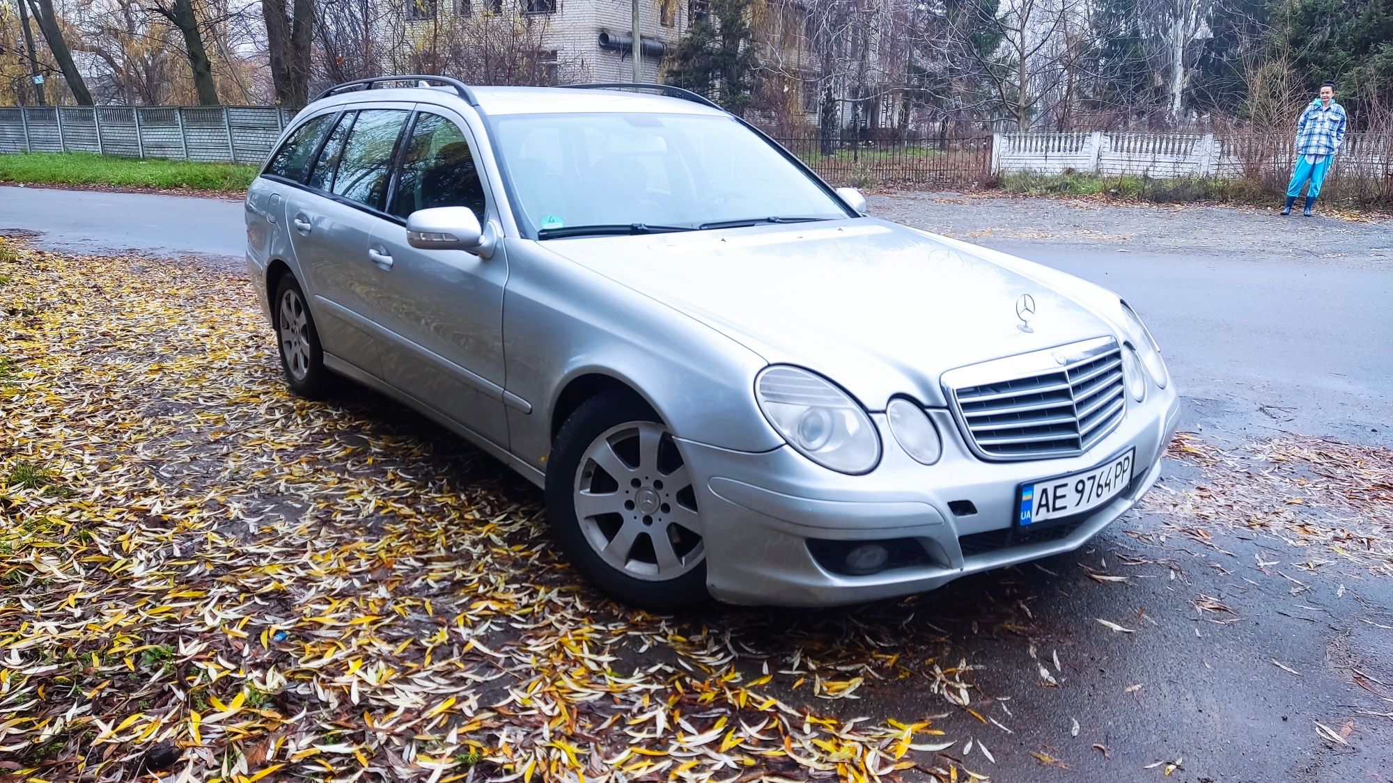 Продам Mercedes 220d