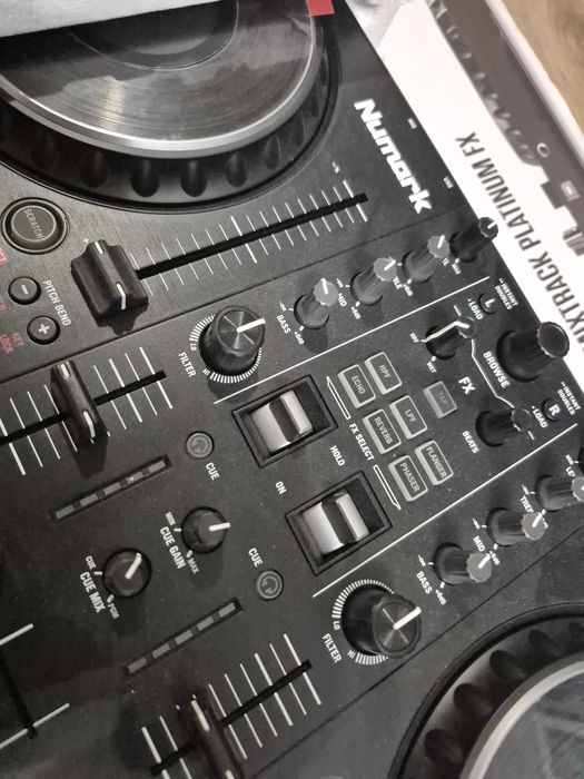 NUMARK MIXtrackPlatinum Fx