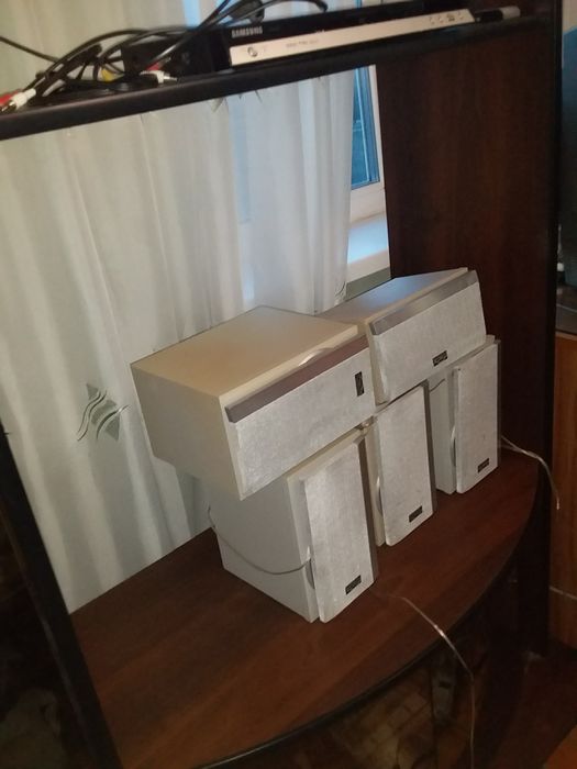 Полка под аппаратуру ,современного дизайна  красивая