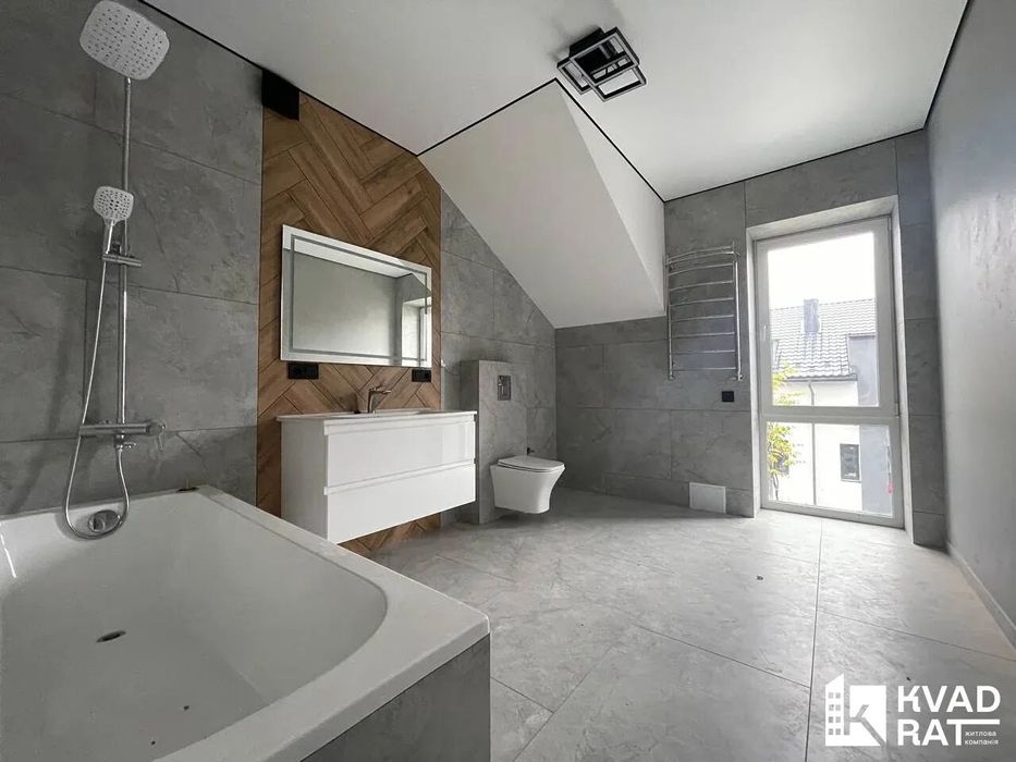 Таунхаус з готовим ремонтом у комфортному районі с. Крихівці