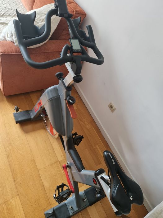 Spinning bike com mostrador