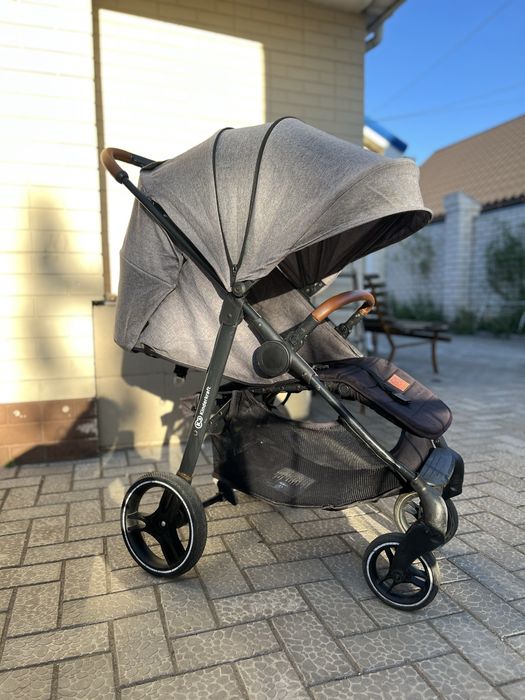 Прогулочная детская коляска