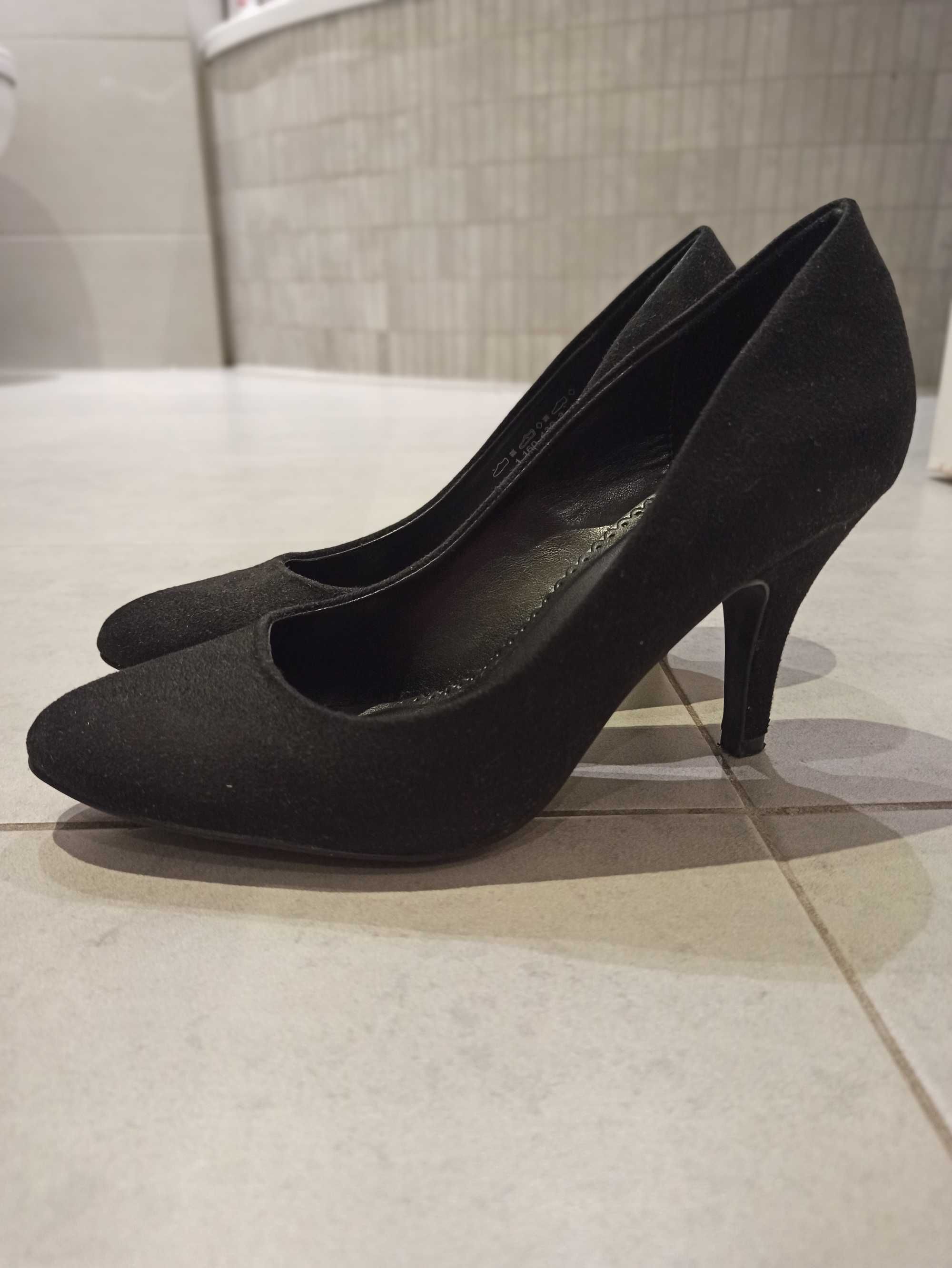 Czarne buty eleganckie 38