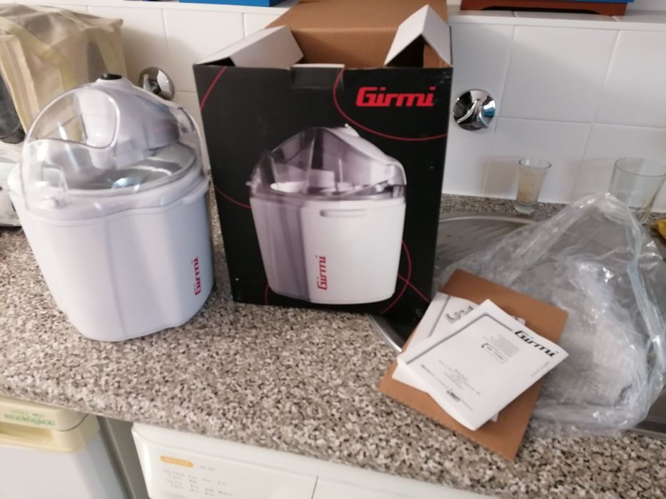 Máquina gelados Girmi nova