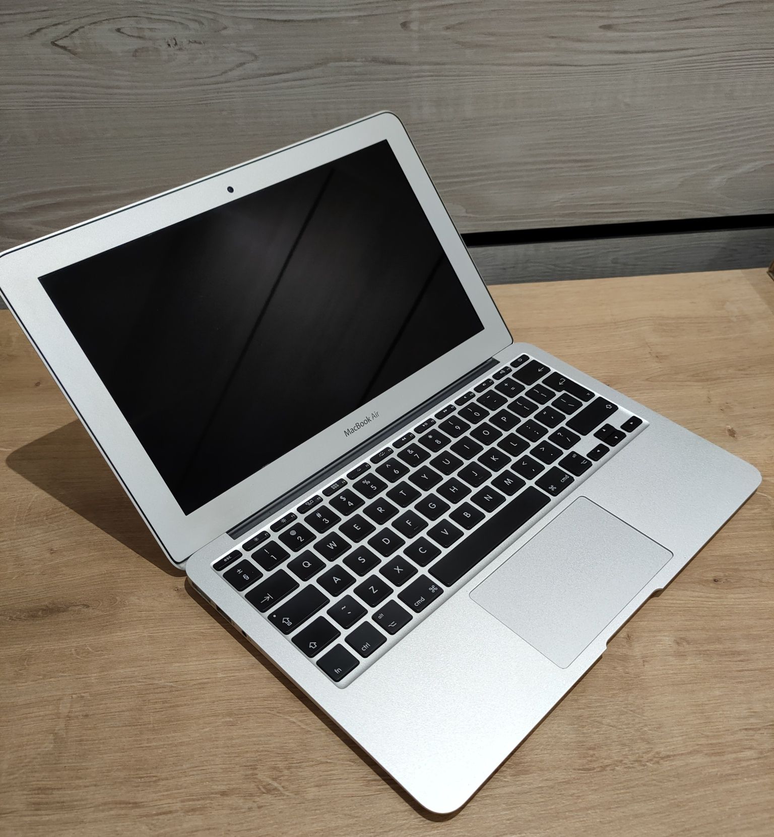 MacBook Air 11 intel i5 / 4GB / 1,7GHz / 128 GB IDEAŁ