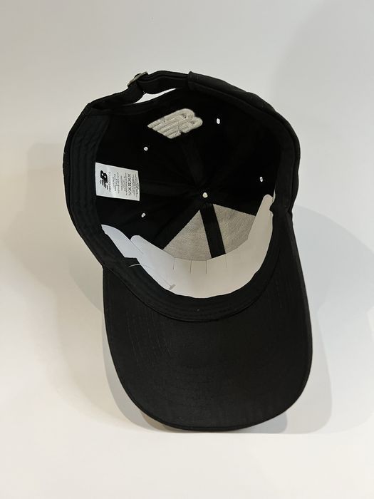 Кепка new balance чорний та білий лого