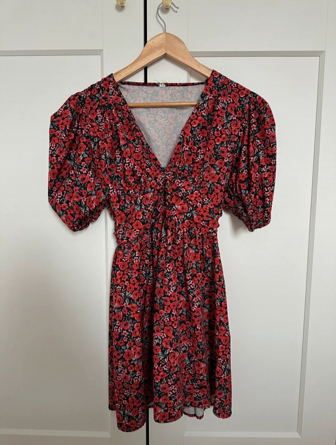 Sukienka w kwiaty Shein XS