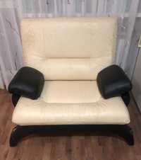 Продам мебель: диван и 2 кресла!