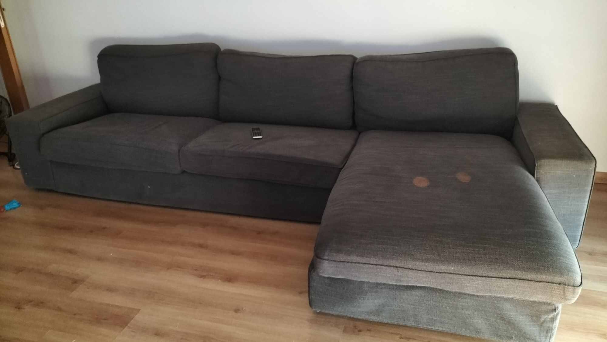 Sofá com chaise long