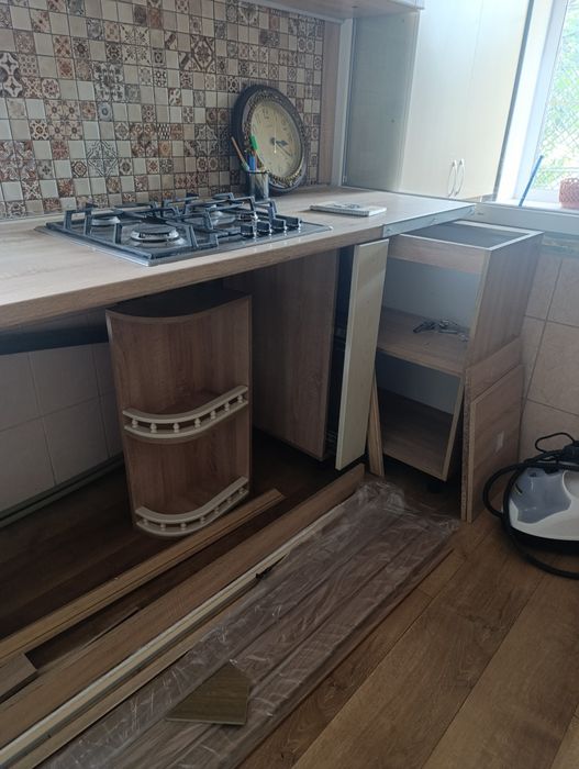 Продается часть кухни с техникой