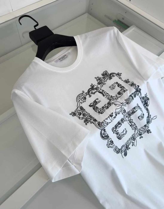 Givenchy tshirt