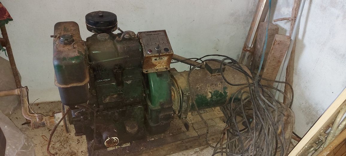 Vendo gerador com motor lister de 15 kV