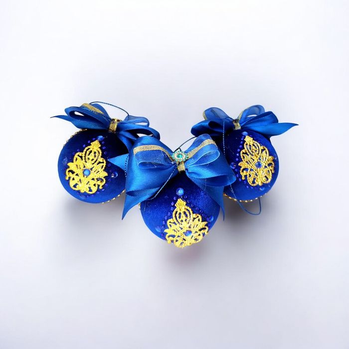 Новорічні ялинкові кулі ручної роботи.